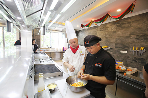 西餐老师 500.jpg